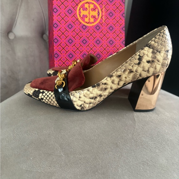 Tory Burch Jessa Loafer Velvet with Snake - Picture 3 of 6